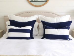 Read more about the article 28 Nautical Striped Throw Pillow Decor Ideas for Coastal Bedrooms